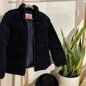 Super cute corduroy navy/black Levi’s jacket!
